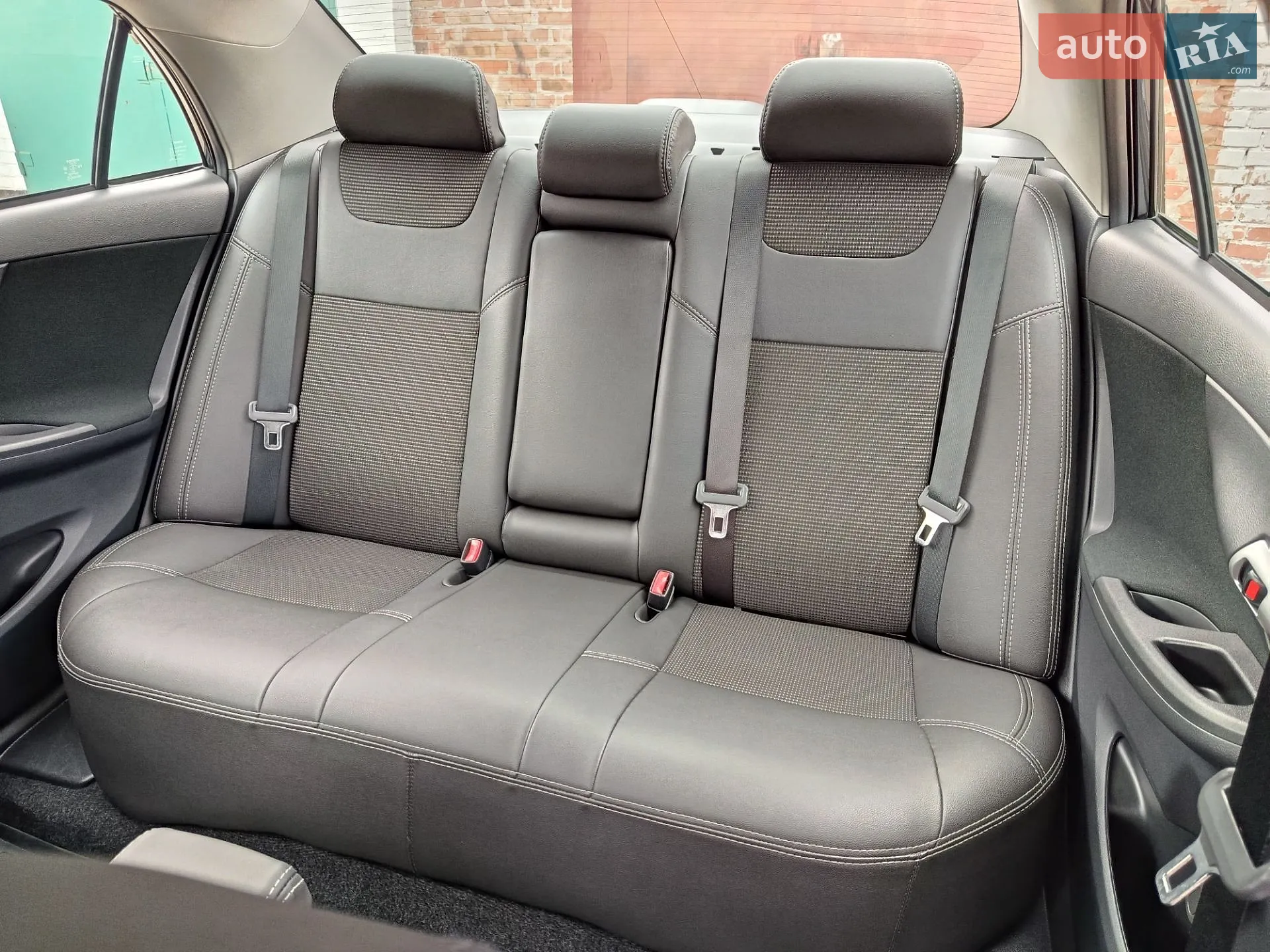 2011 Toyota Corolla - мініатюра 33