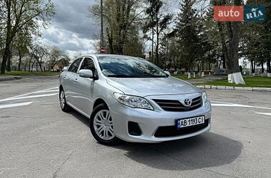 Седан Toyota Corolla 2011 в Виннице