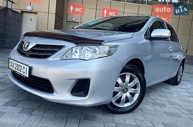 Седан Toyota Corolla 2010 в Харкові