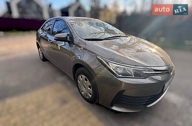 Седан Toyota Corolla 2016 в Ирпене