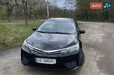 Седан Toyota Corolla 2017 в Вижниці