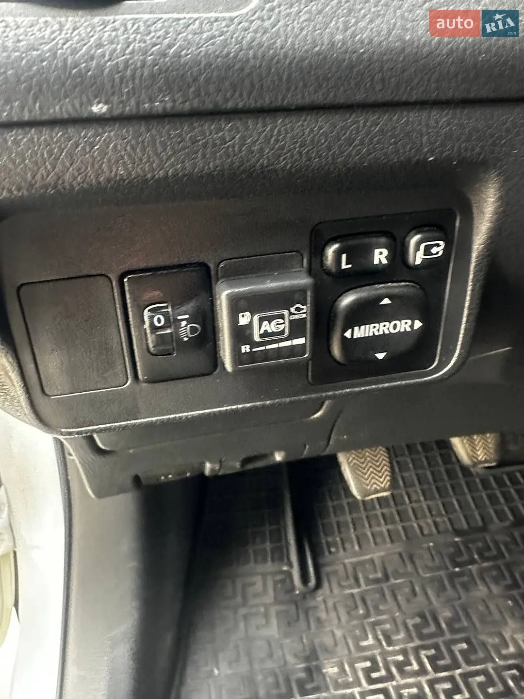 2011 Toyota Corolla - мініатюра 9