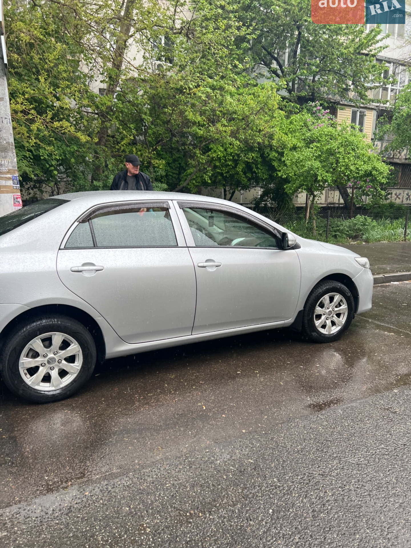 2010 Toyota Corolla - мініатюра 2