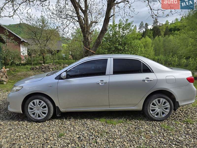 Седан Toyota Corolla 2007 в Вижнице