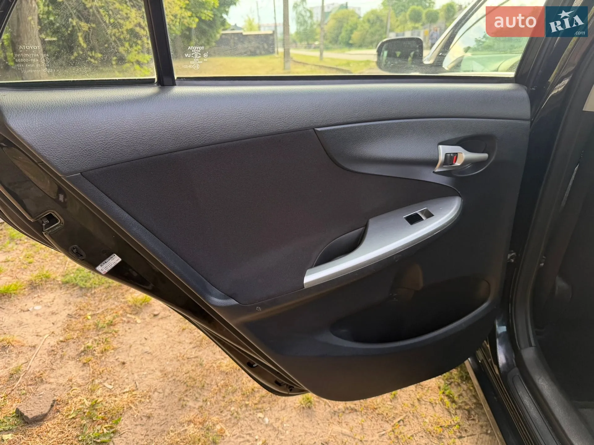 2010 Toyota Corolla - мініатюра 9