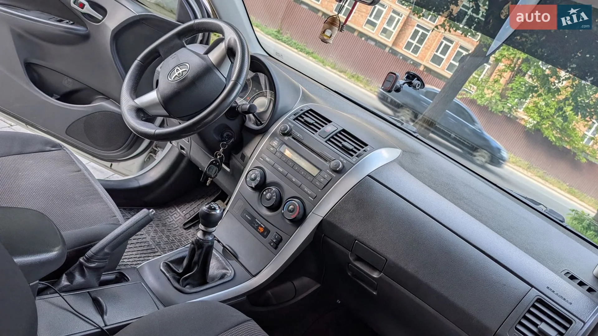 2011 Toyota Corolla - мініатюра 11