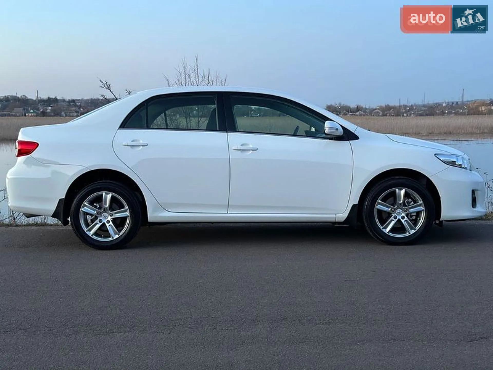 2011 Toyota Corolla - мініатюра 17