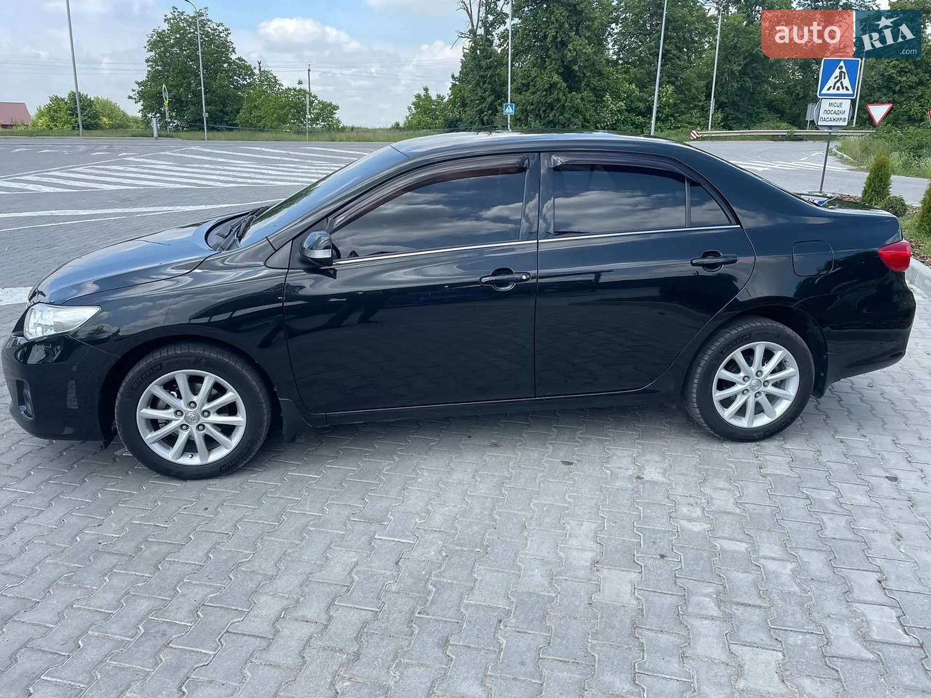 2011 Toyota Corolla - фото 1