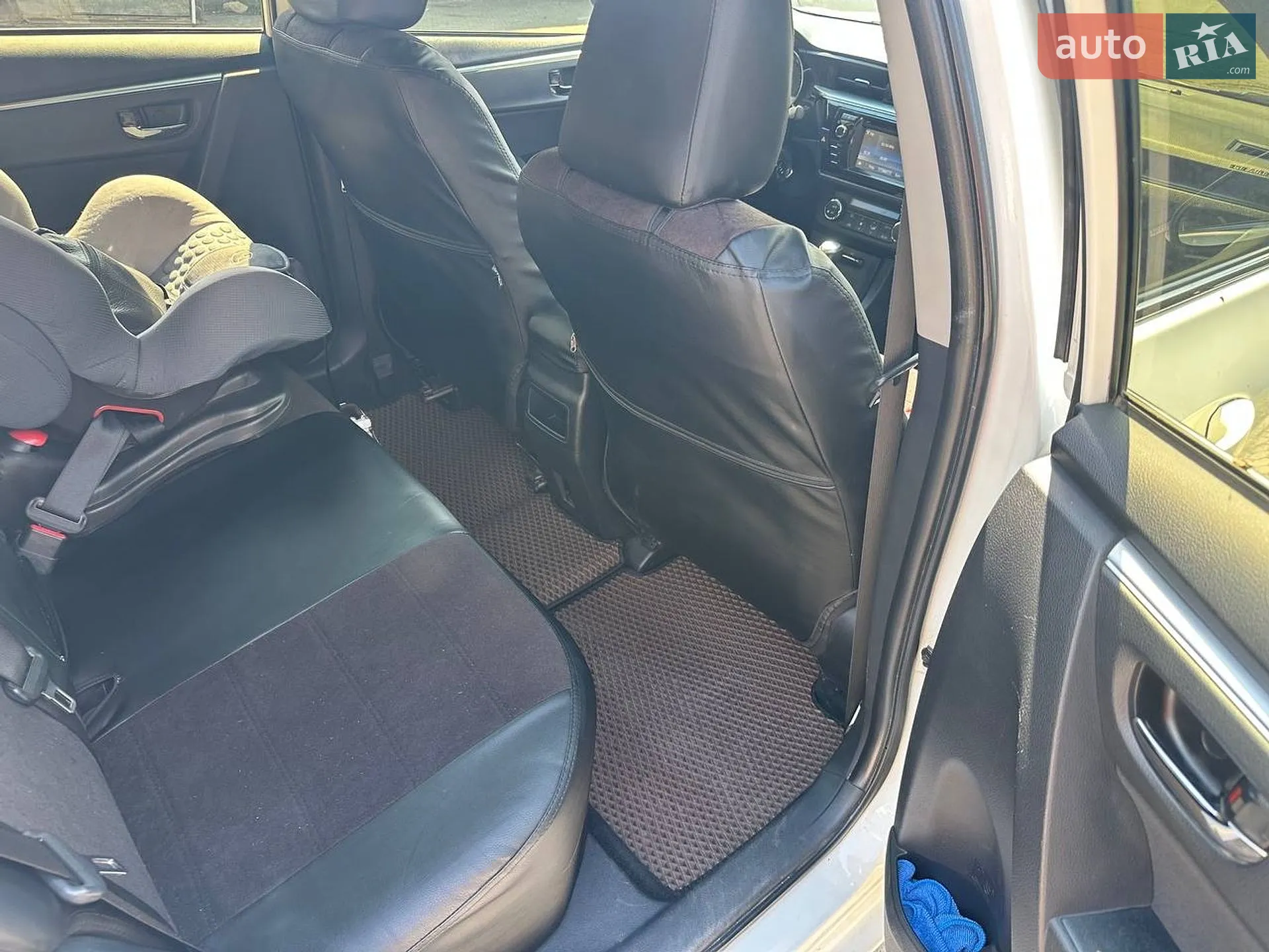2015 Toyota Corolla - мініатюра 12