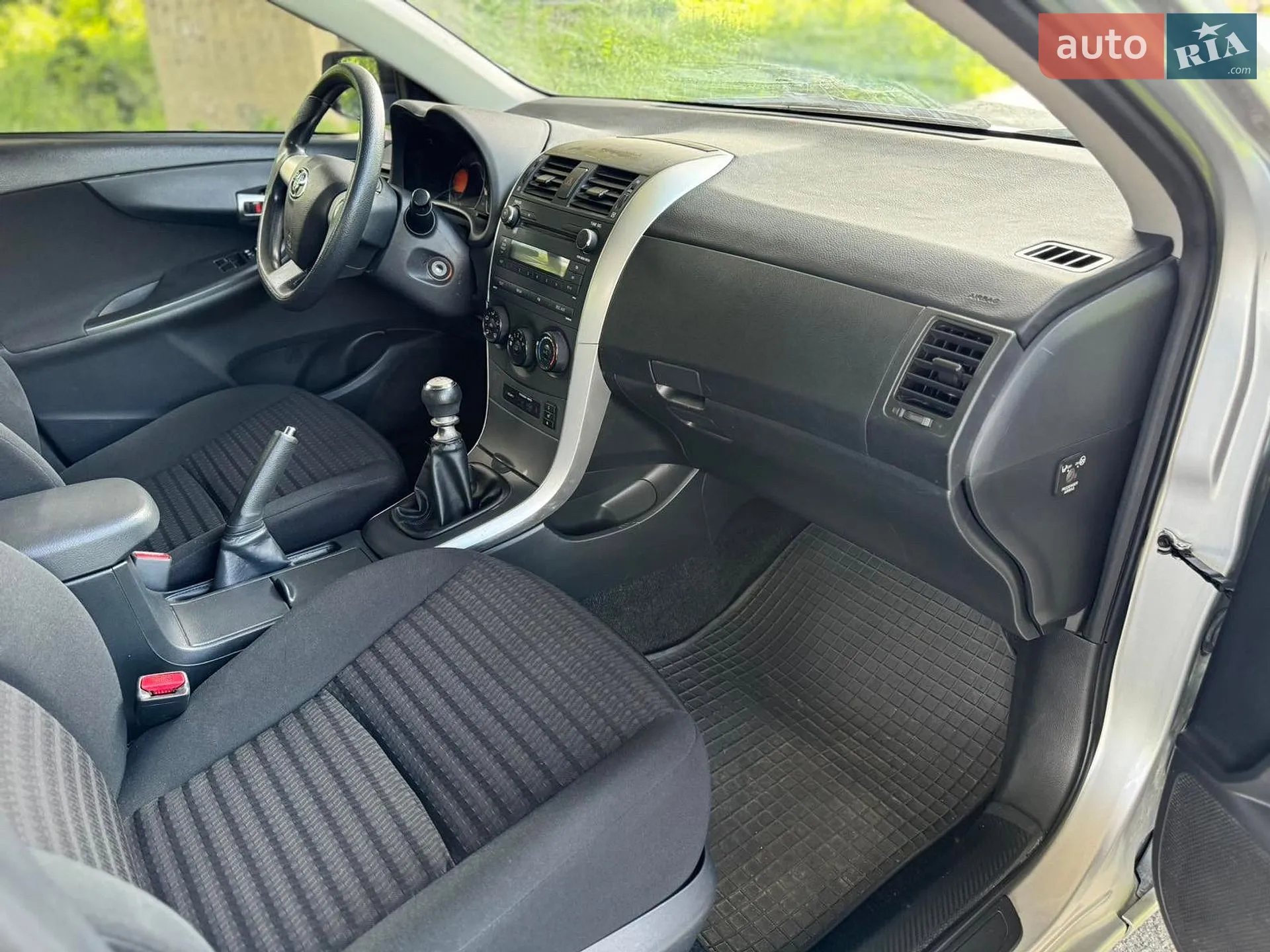 2011 Toyota Corolla - мініатюра 8