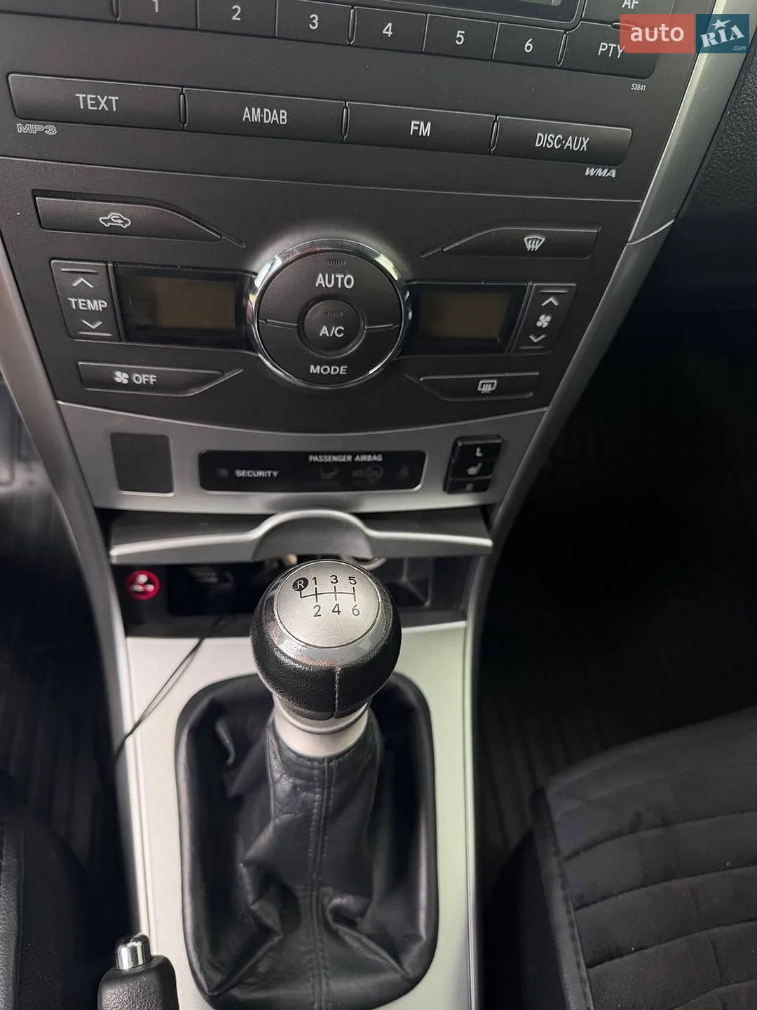 2010 Toyota Corolla - мініатюра 2