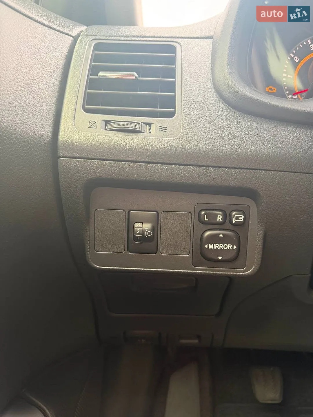 2010 Toyota Corolla - мініатюра 10