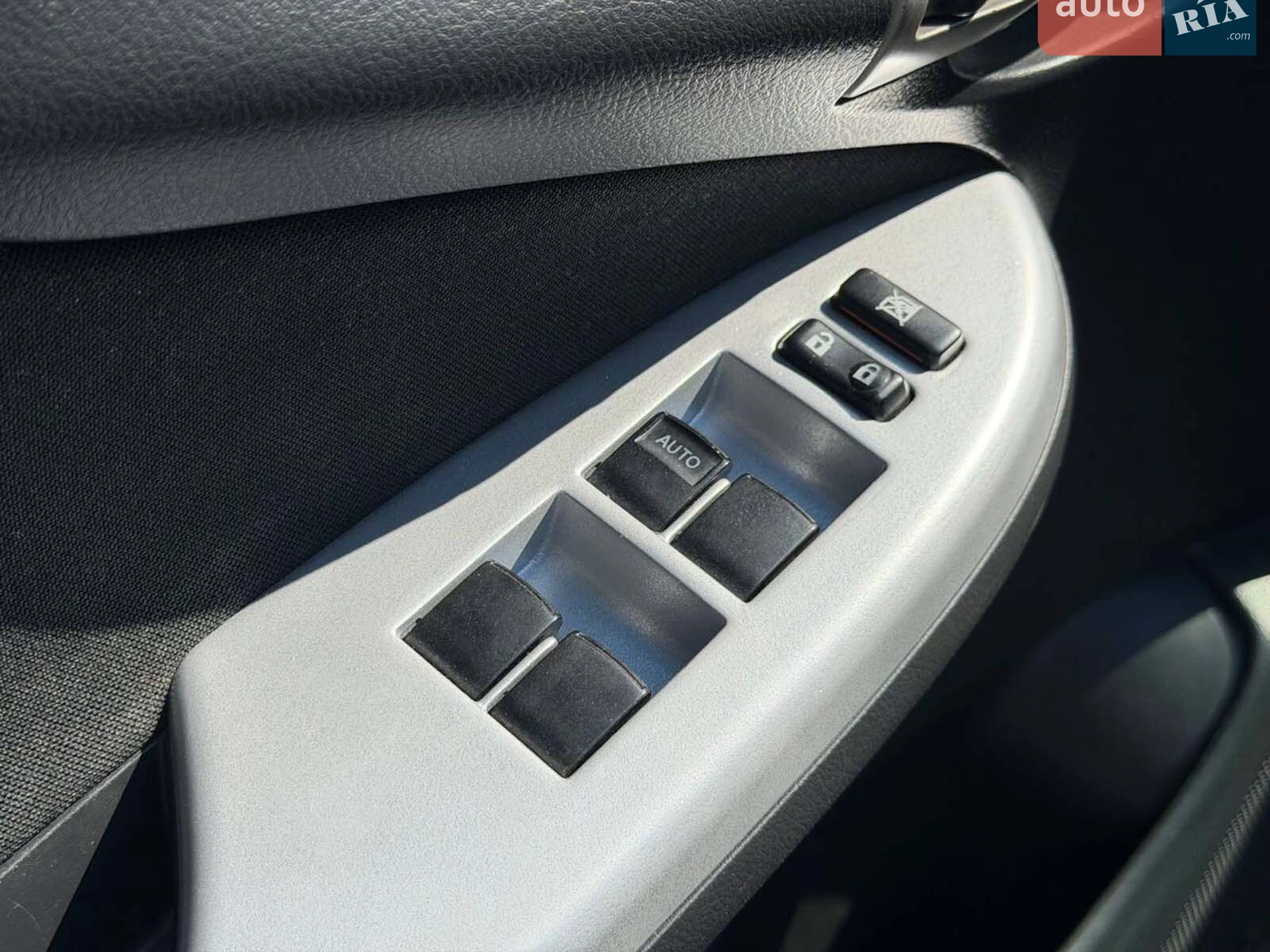 2010 Toyota Corolla - мініатюра 19