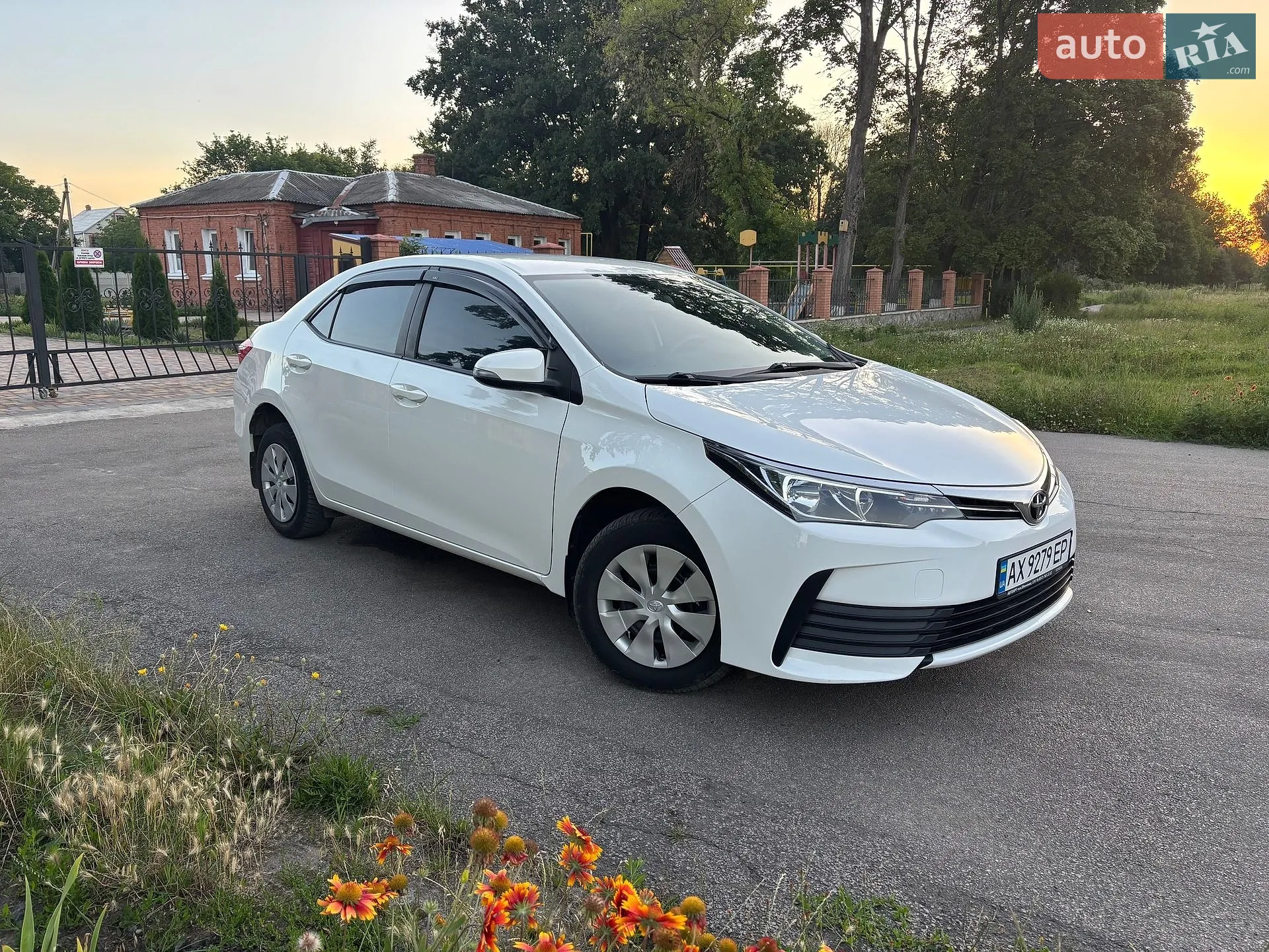 2017 Toyota Corolla - мініатюра 8