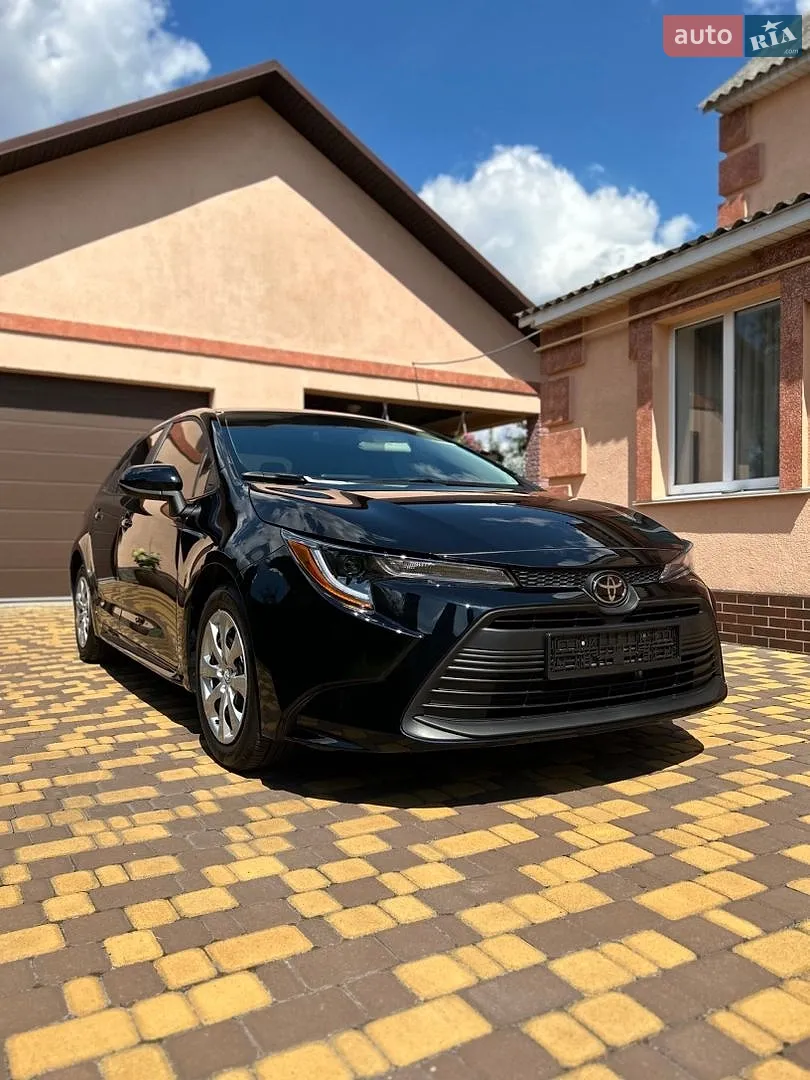 2025 Toyota Corolla - фото 1