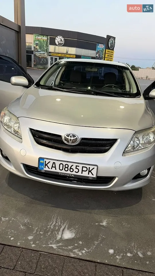2010 Toyota Corolla - мініатюра 21