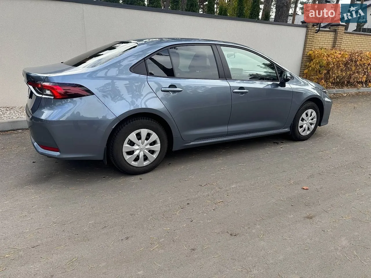 Toyota Corolla 2018 VIN 5YFBURHE1JP818300 фото оголошення 3 з 21