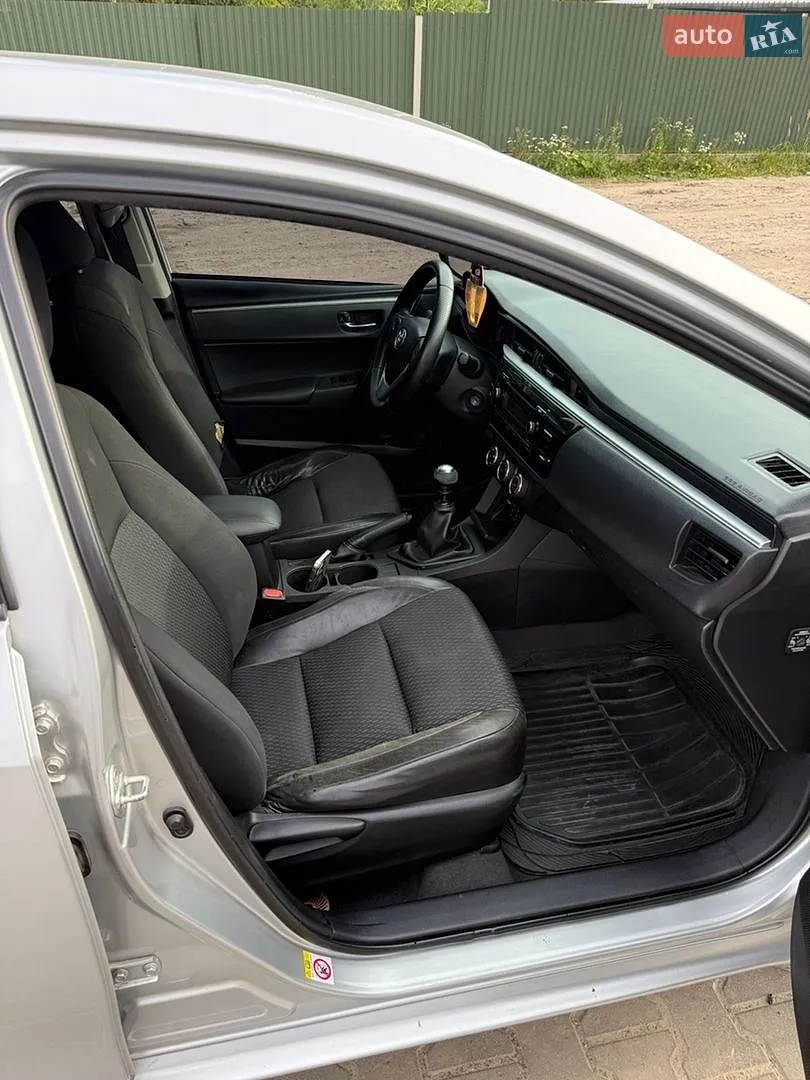 2013 Toyota Corolla - мініатюра 19