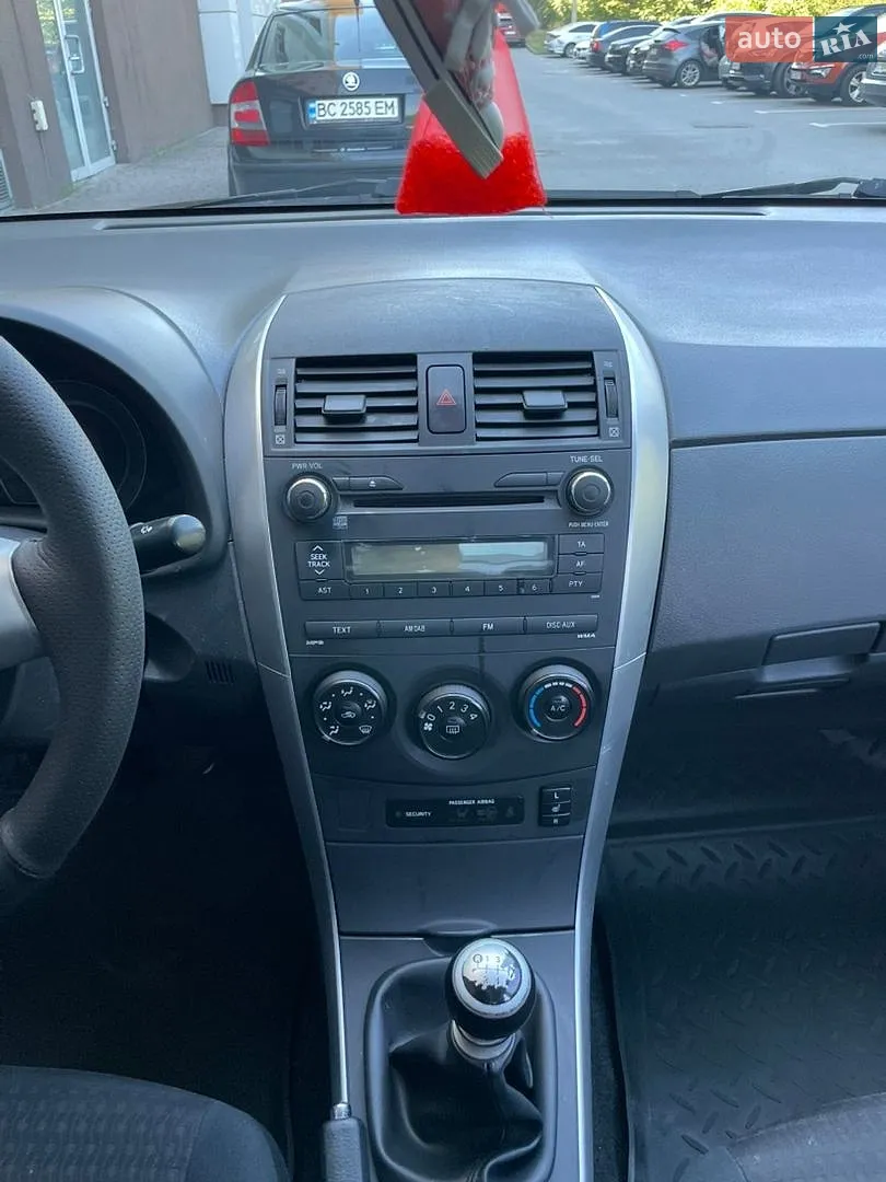 2011 Toyota Corolla - мініатюра 21