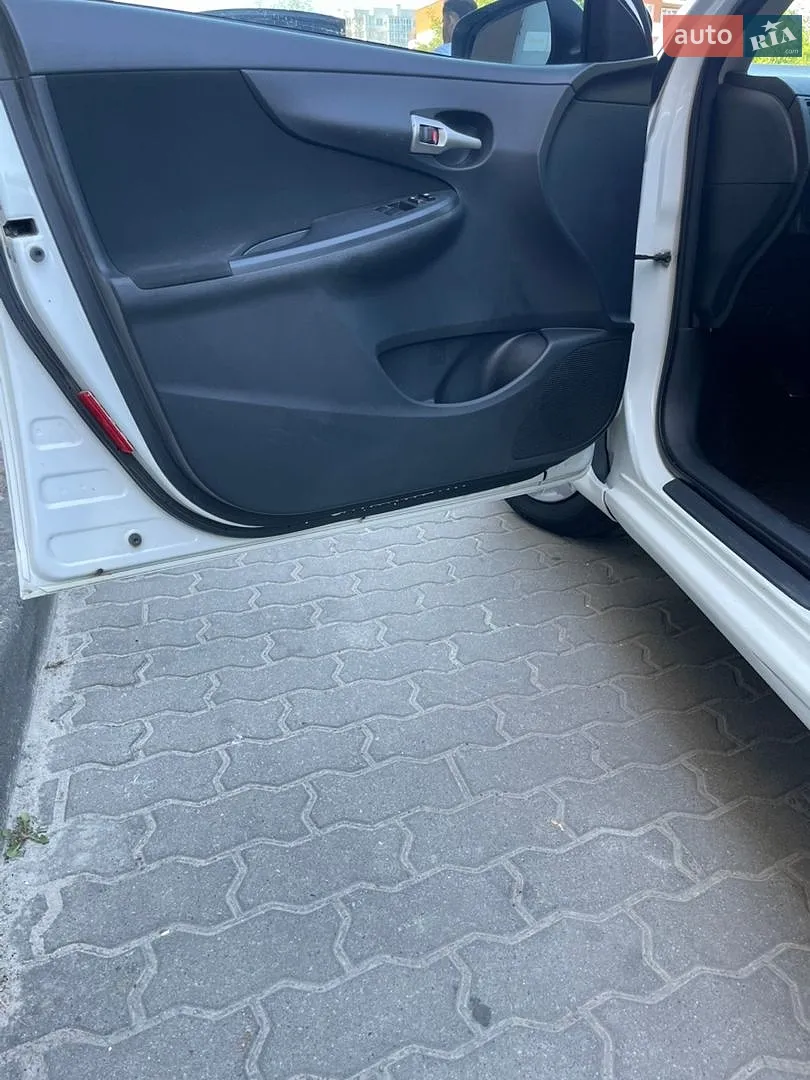 2011 Toyota Corolla - мініатюра 30