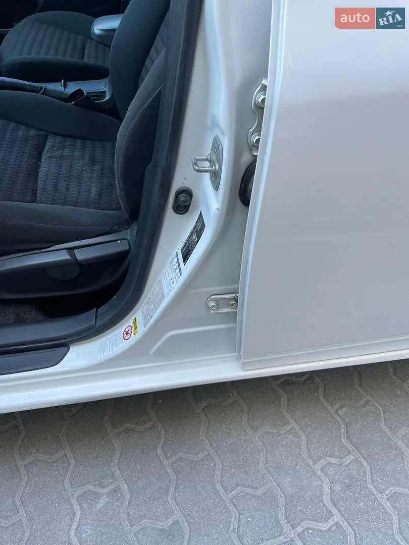 2011 Toyota Corolla - мініатюра 31
