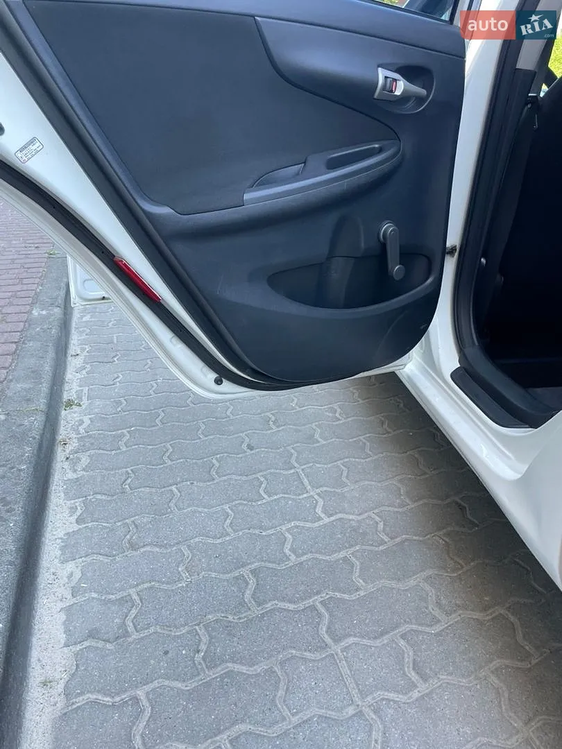 2011 Toyota Corolla - мініатюра 32