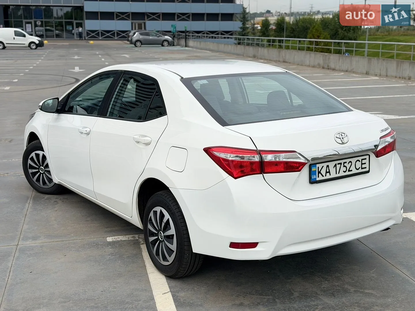 2017 Toyota Corolla - мініатюра 16