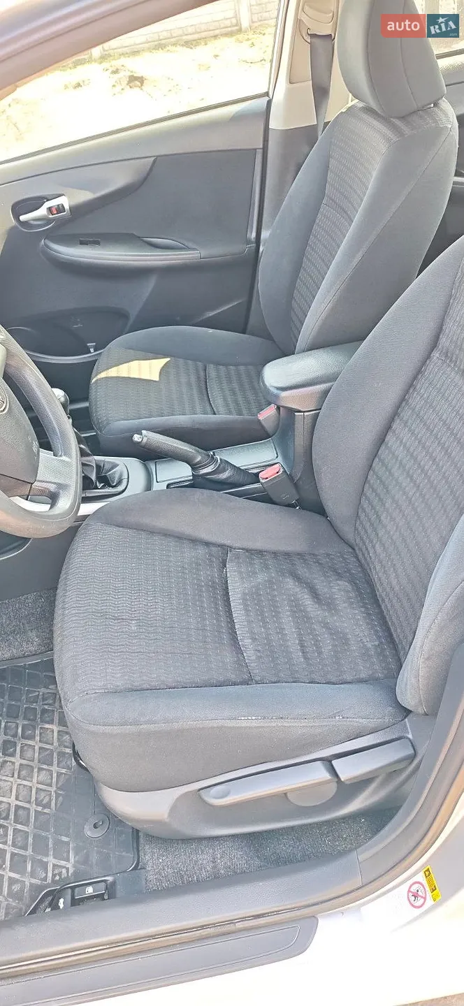 2012 Toyota Corolla - мініатюра 9