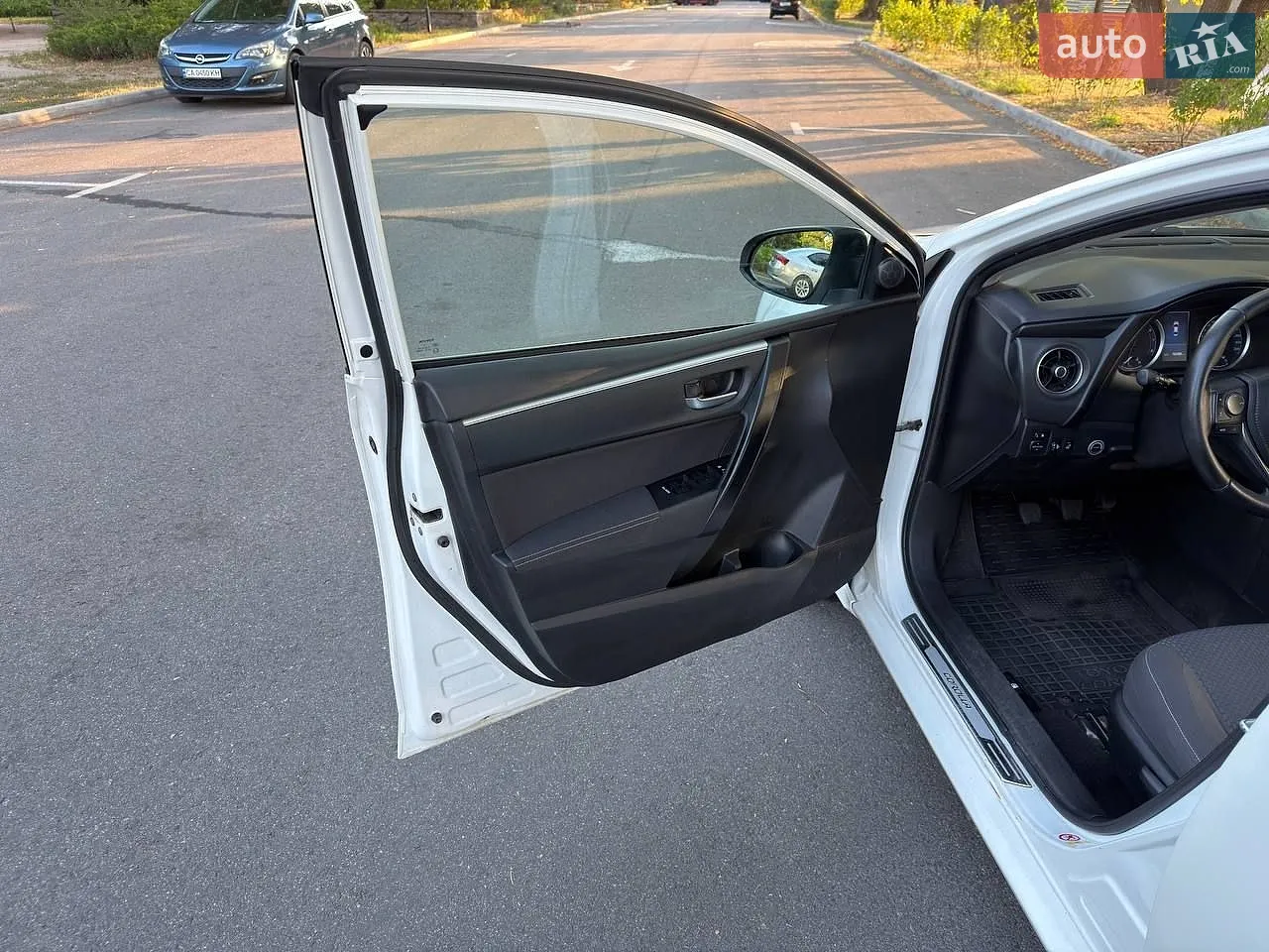 2016 Toyota Corolla - мініатюра 17