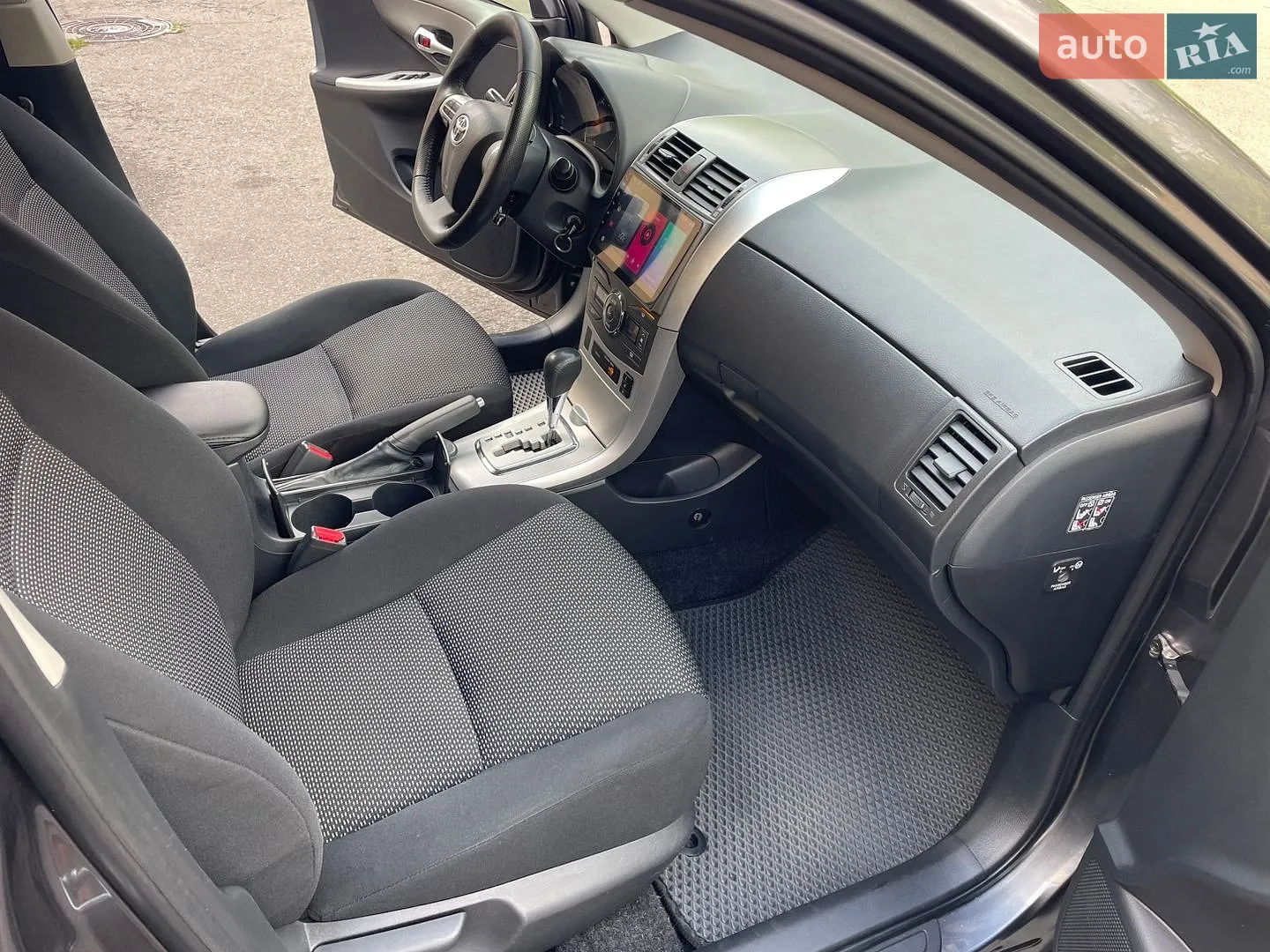 2010 Toyota Corolla - мініатюра 12