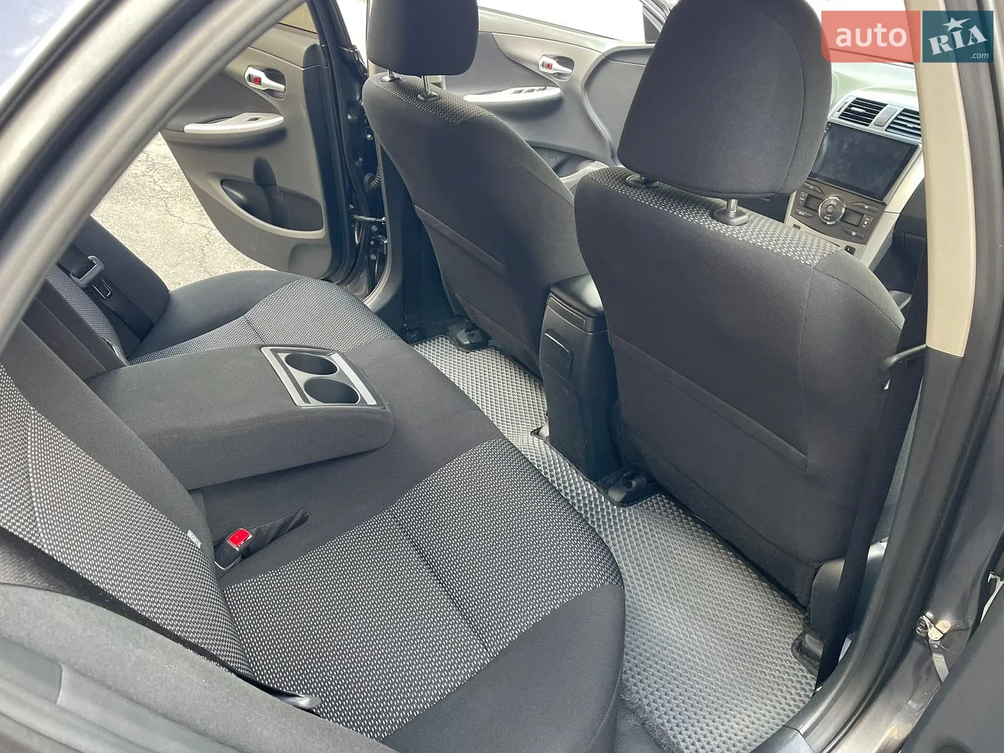 2010 Toyota Corolla - мініатюра 15