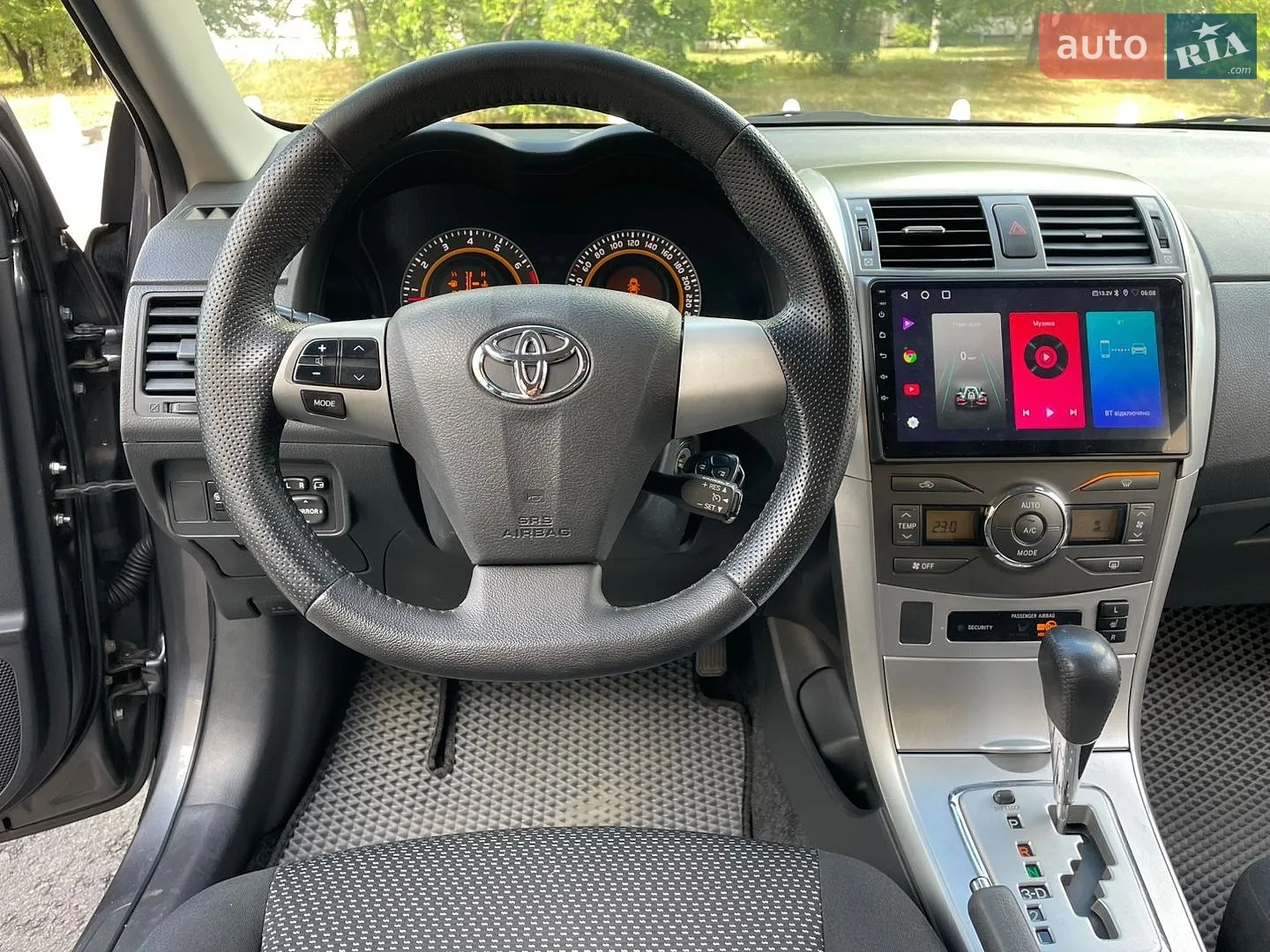 2010 Toyota Corolla - мініатюра 27