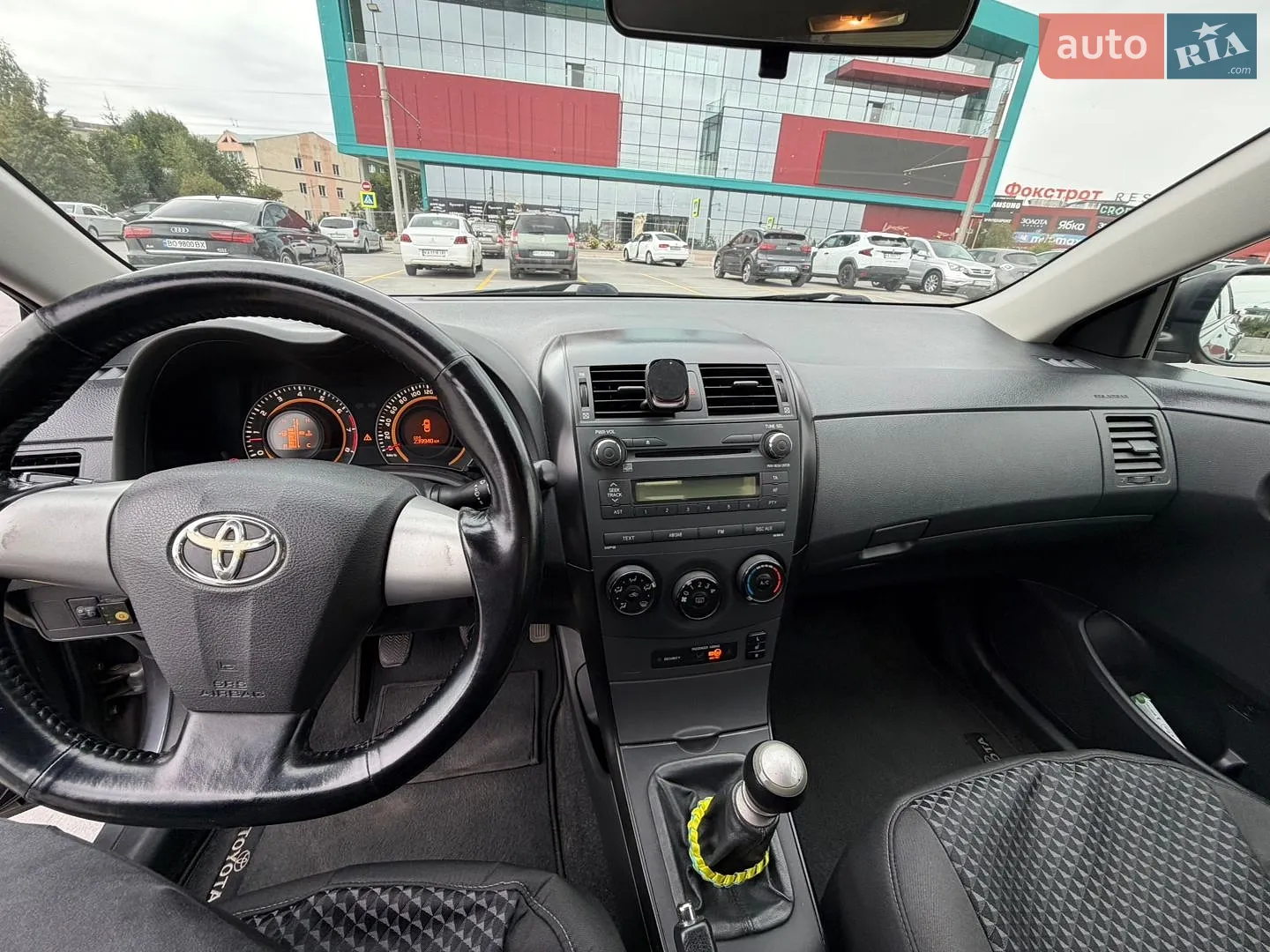 2011 Toyota Corolla - мініатюра 9