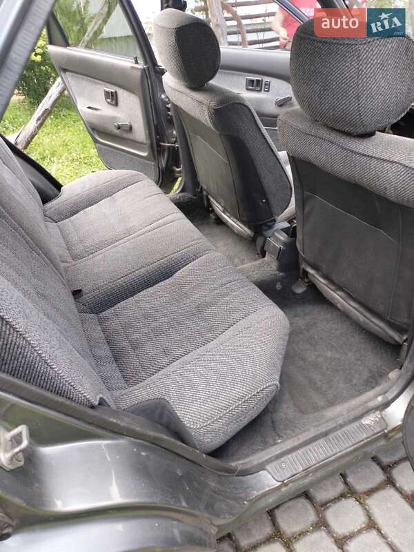 Лифтбек Toyota Corona 1989 в Бориславе