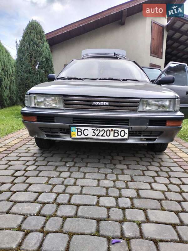 Лифтбек Toyota Corona 1989 в Бориславе