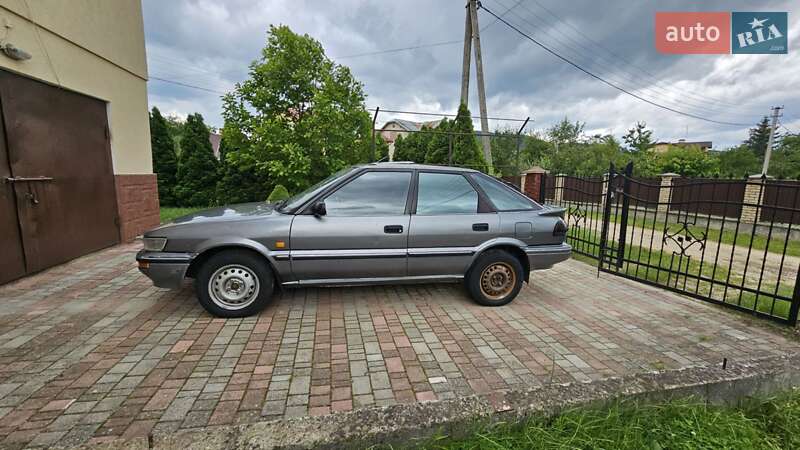 Лифтбек Toyota Corona 1989 в Бориславе