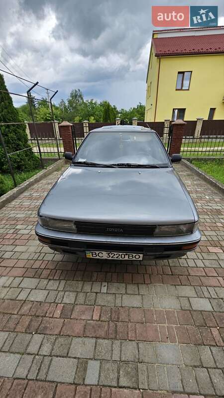 Лифтбек Toyota Corona 1989 в Бориславе