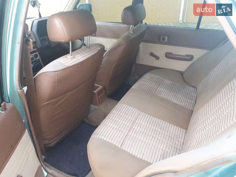 Седан Toyota Corona 1983 в Черноморске