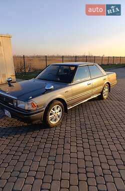 Седан Toyota Crown 1989 в Новомосковске