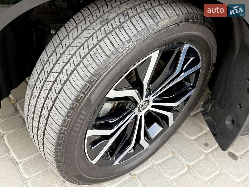 Позашляховик / Кросовер Toyota Crown 2024 в Вінниці