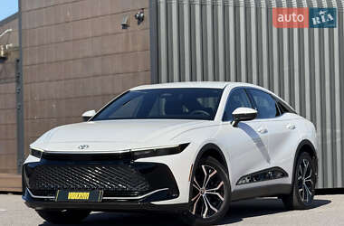 Внедорожник / Кроссовер Toyota Crown 2024 в 