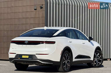 Внедорожник / Кроссовер Toyota Crown 2024 в 