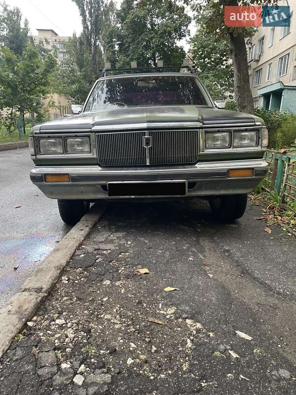 Седан Toyota Crown 1981 в Києві