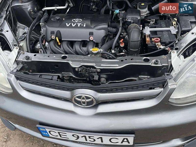 Хэтчбек Toyota Echo 2003 в Сторожинце