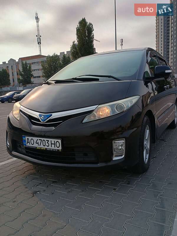 Мінівен Toyota Estima 2010 в Києві