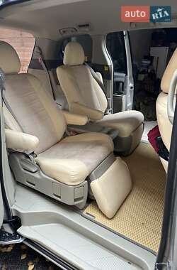 Минивэн Toyota Estima 2008 в Виннице