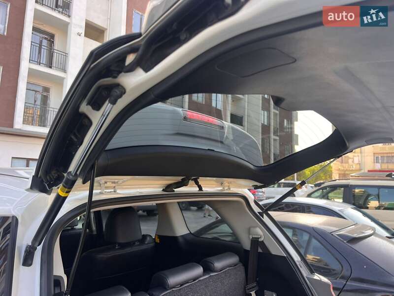 Минивэн Toyota Estima 2014 в Киеве фото 3 Минивэн Toyota Estima 2014 в Киеве