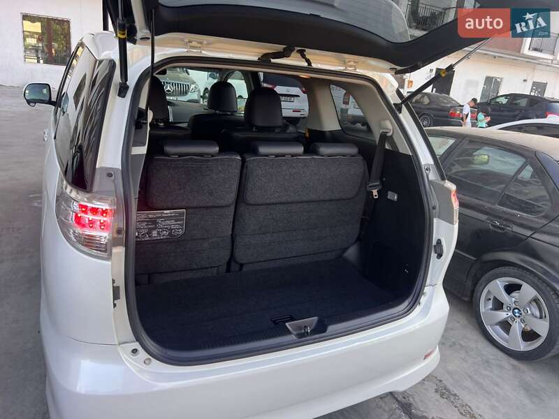 Минивэн Toyota Estima 2014 в Киеве фото 8 Минивэн Toyota Estima 2014 в Киеве