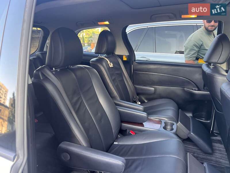 Минивэн Toyota Estima 2014 в Киеве фото 43 Минивэн Toyota Estima 2014 в Киеве