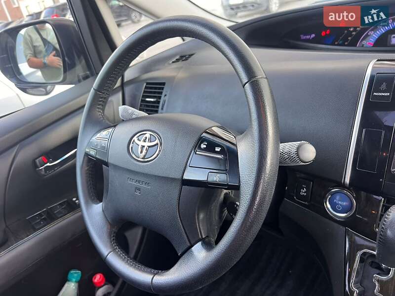 Минивэн Toyota Estima 2014 в Киеве фото 47 Минивэн Toyota Estima 2014 в Киеве